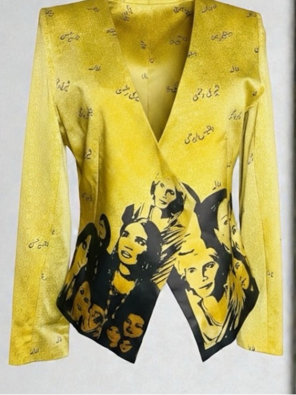Sania Maskatiya Luxe Pret Women
Empowerment Graphic Print Satin
Blazer Jacket
S